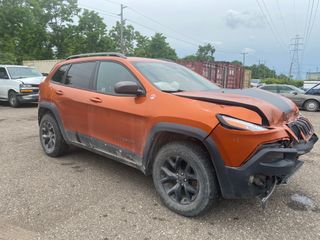 2016 Jeep Cherokee Trailhawk - Exterior Front Right Corner Image